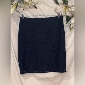 Banana Republic. Size 4. Navy blue lace skirt.